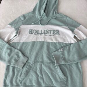 Hollister LIMITED EDITION light green and white hoodie Size Large E42